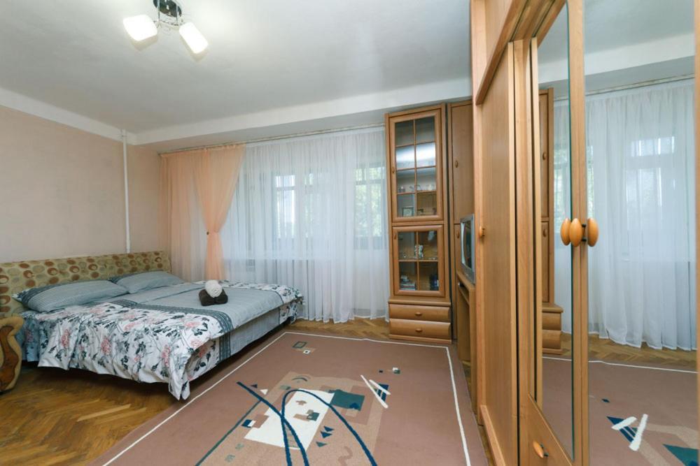 Квартира 1 Комнатная На Русановке Газ И Низкий Этаж Kiev Extérieur photo